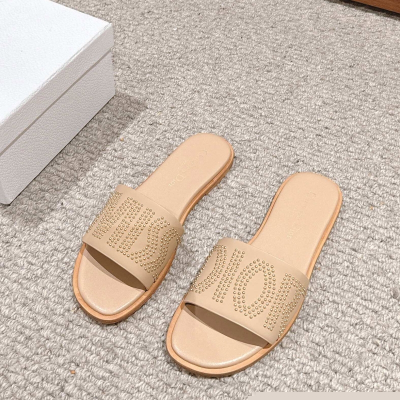 ch**an D*or slippers